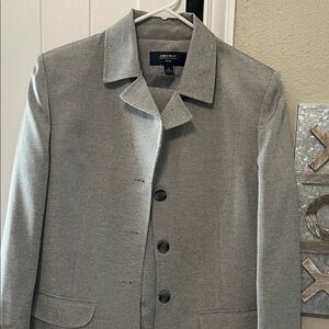 Jones Wear Classic Gray Pant Suit